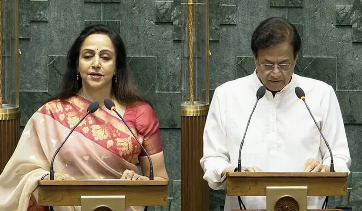 photo: hema malini and Arun Govil take oath